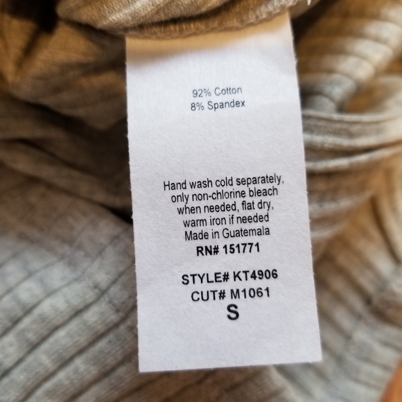 Heathered Gray Button-Up Cropped Ribbed Top - Picture 8 of 8